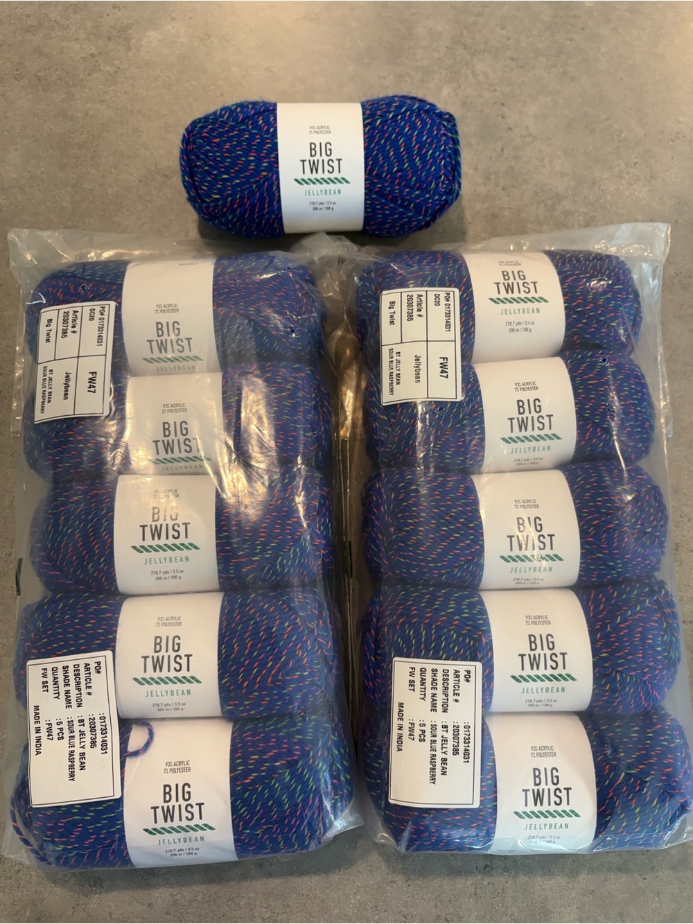 Big Twist Jellybean Yarn Lot - 11 Skeins Sour Blue Raspberry - Picture 2 of 4